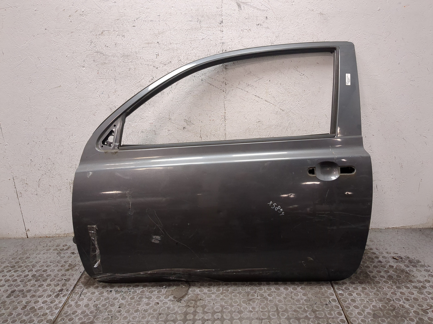 Дверь передняя левая