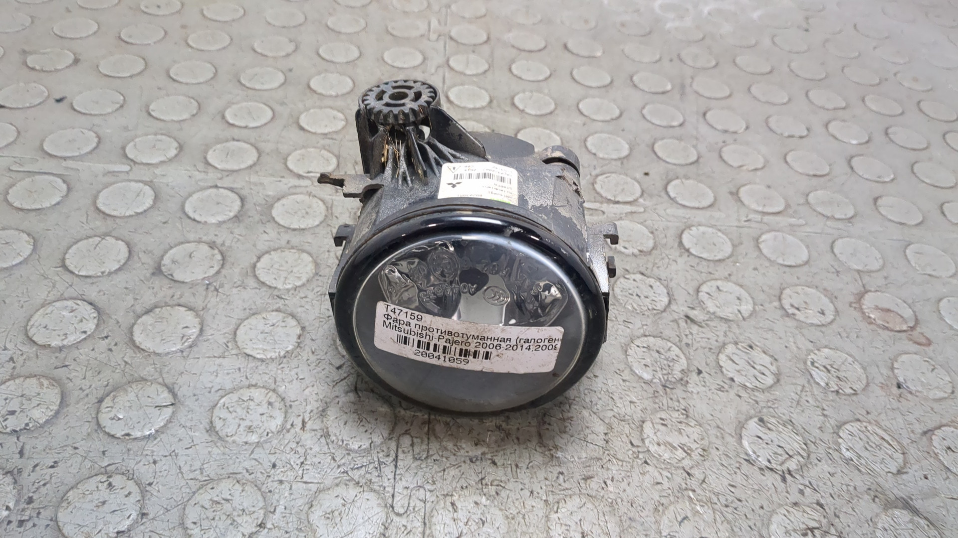 Фара противотуманная левая