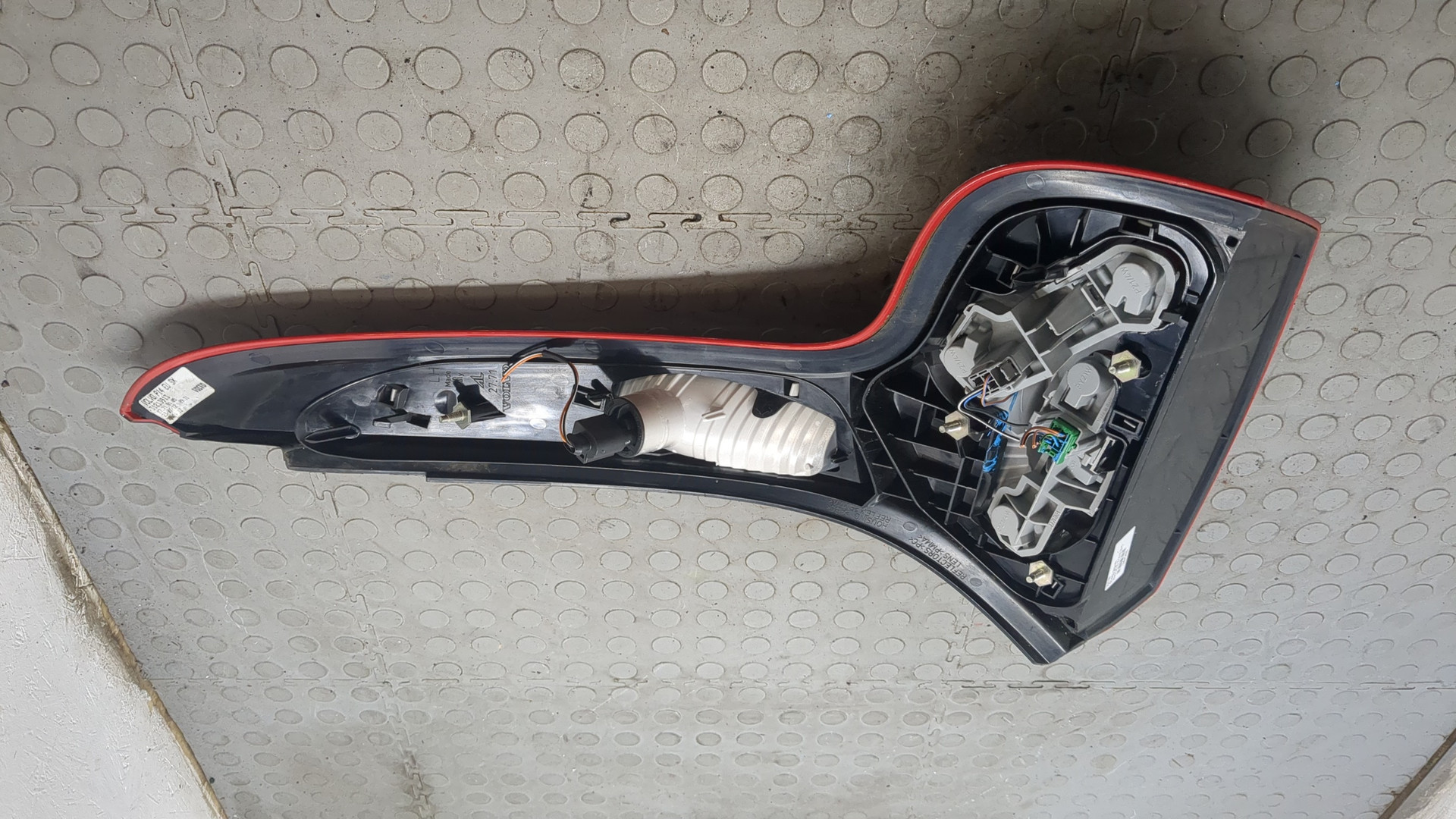 Фонарь задний левый