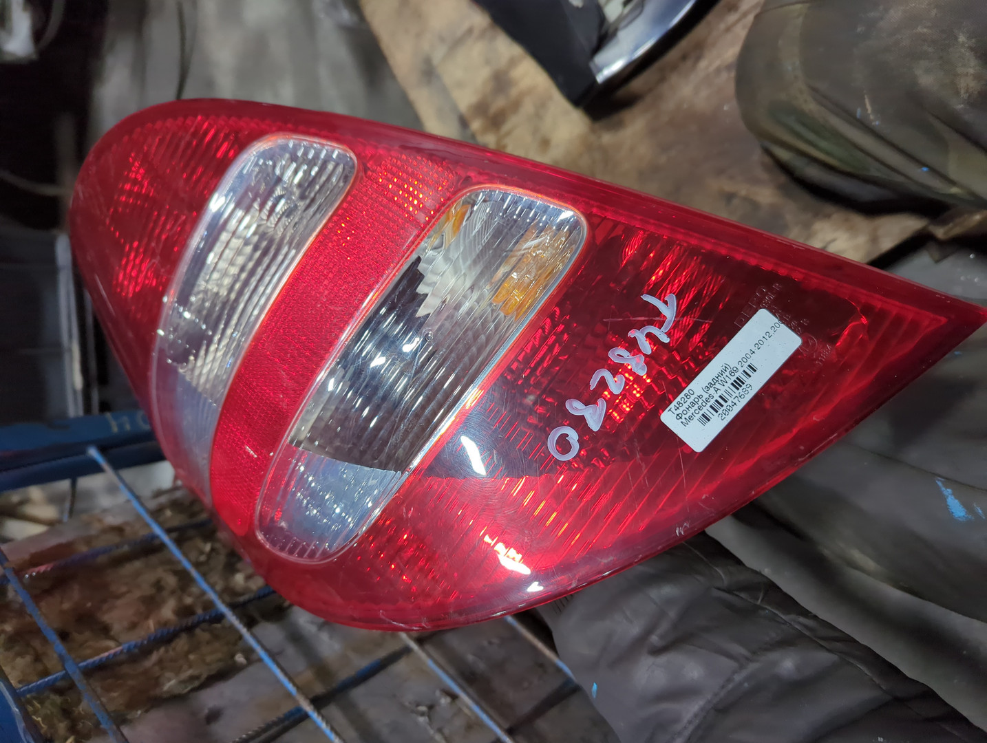 Фонарь задний левый