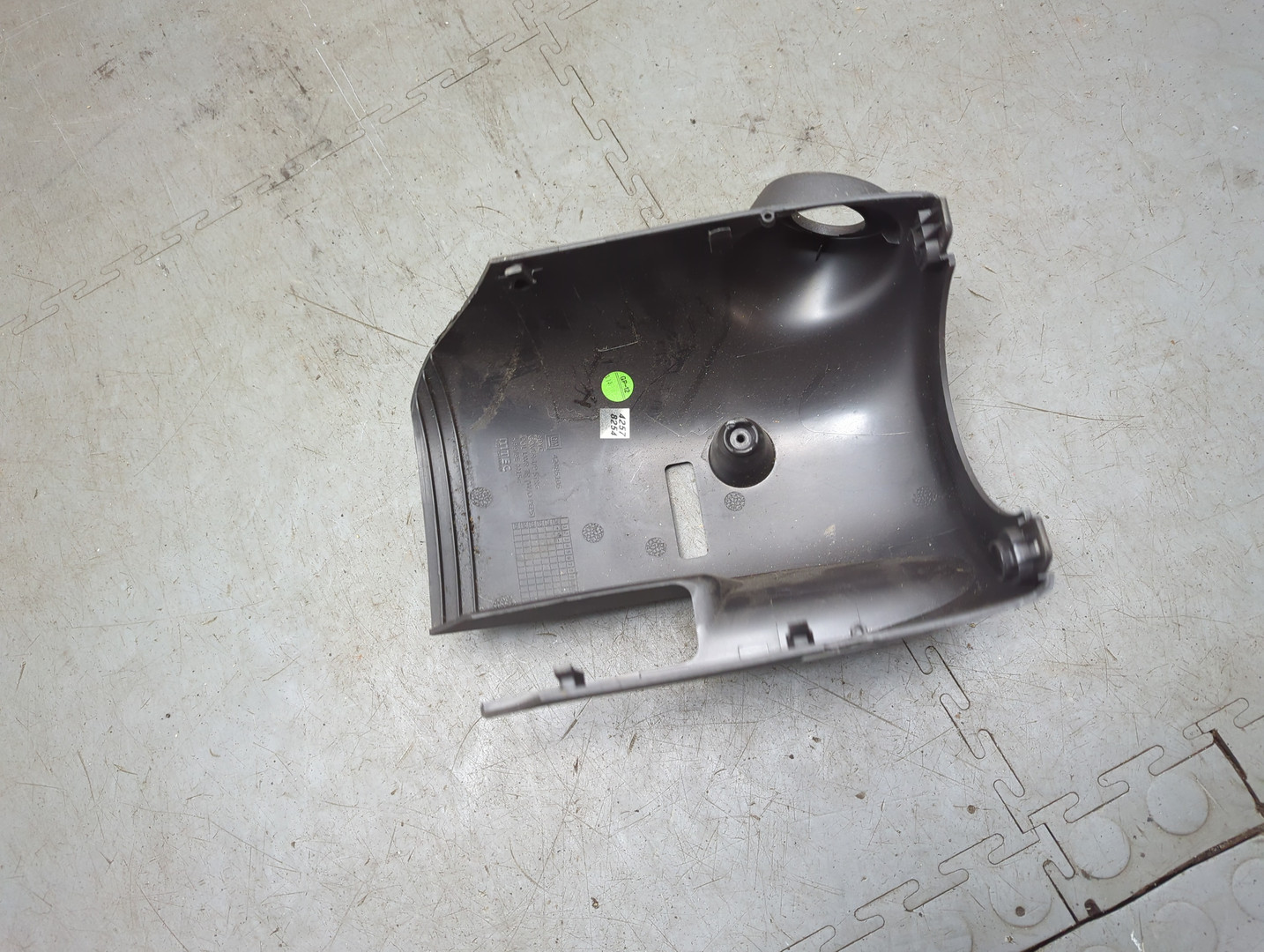 Кожух рулевой колонки