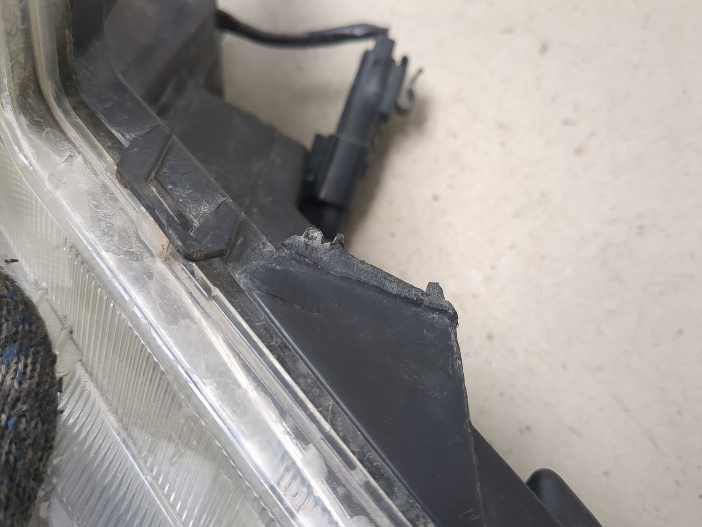 Фара дневного света левая (ходовые огни)