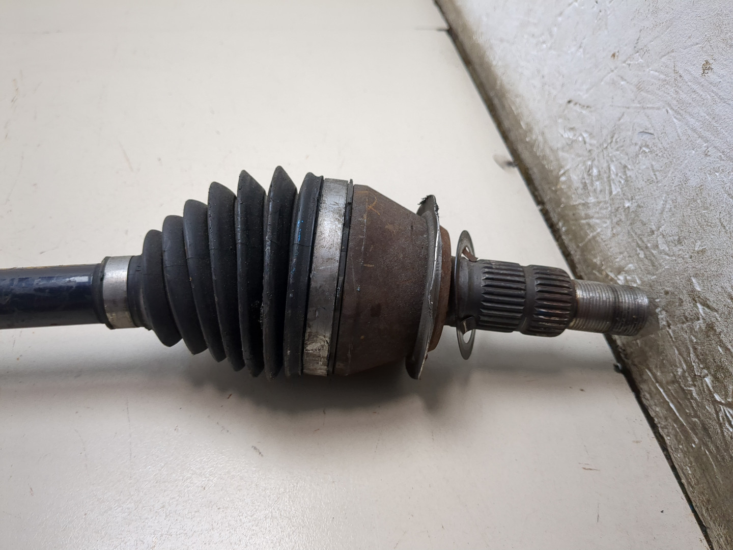 Полуось передняя правая