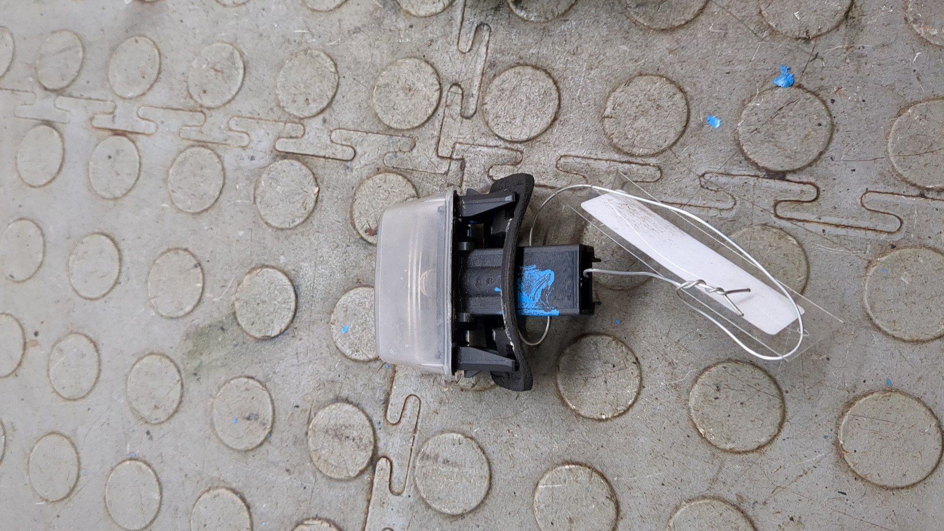 Фонарь подсветки номера