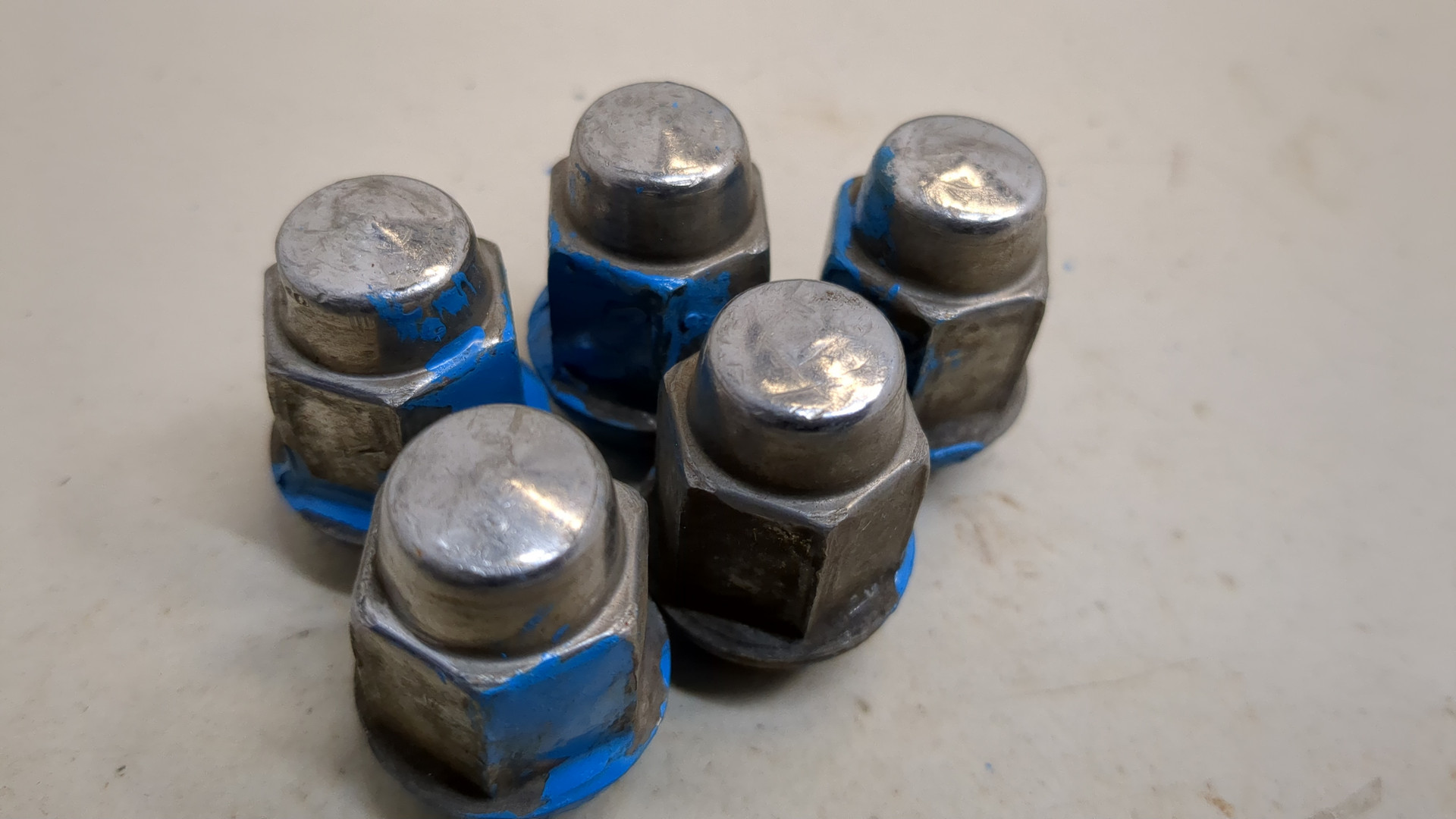 Гайка колеса