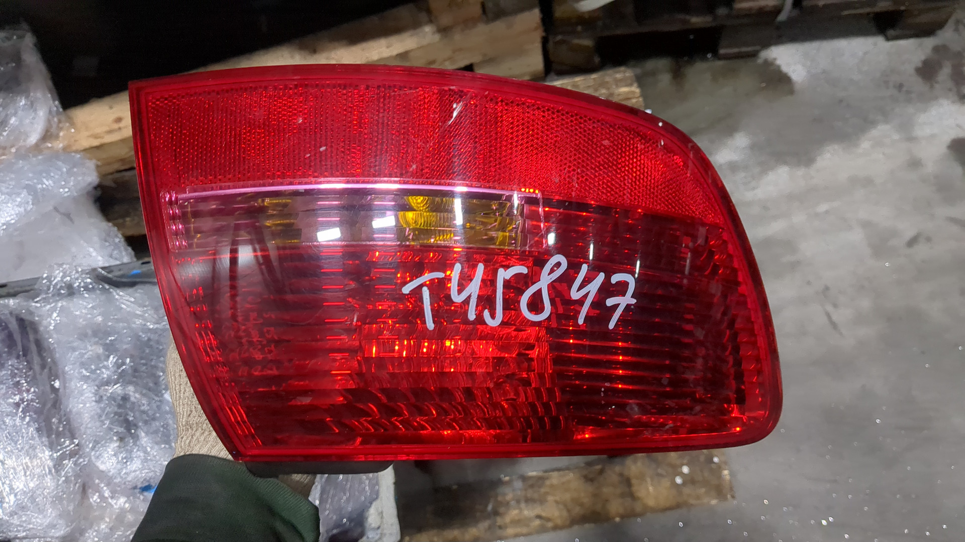 Фонарь задний левый