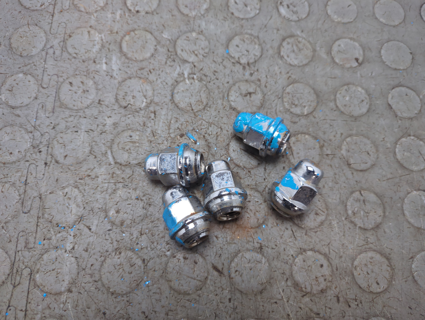 Гайка колеса