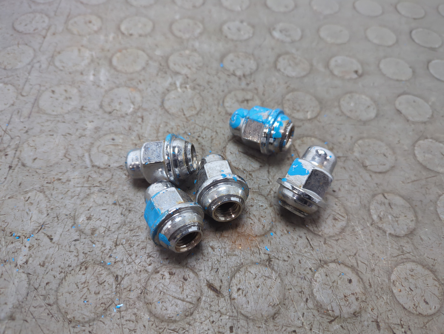 Гайка колеса