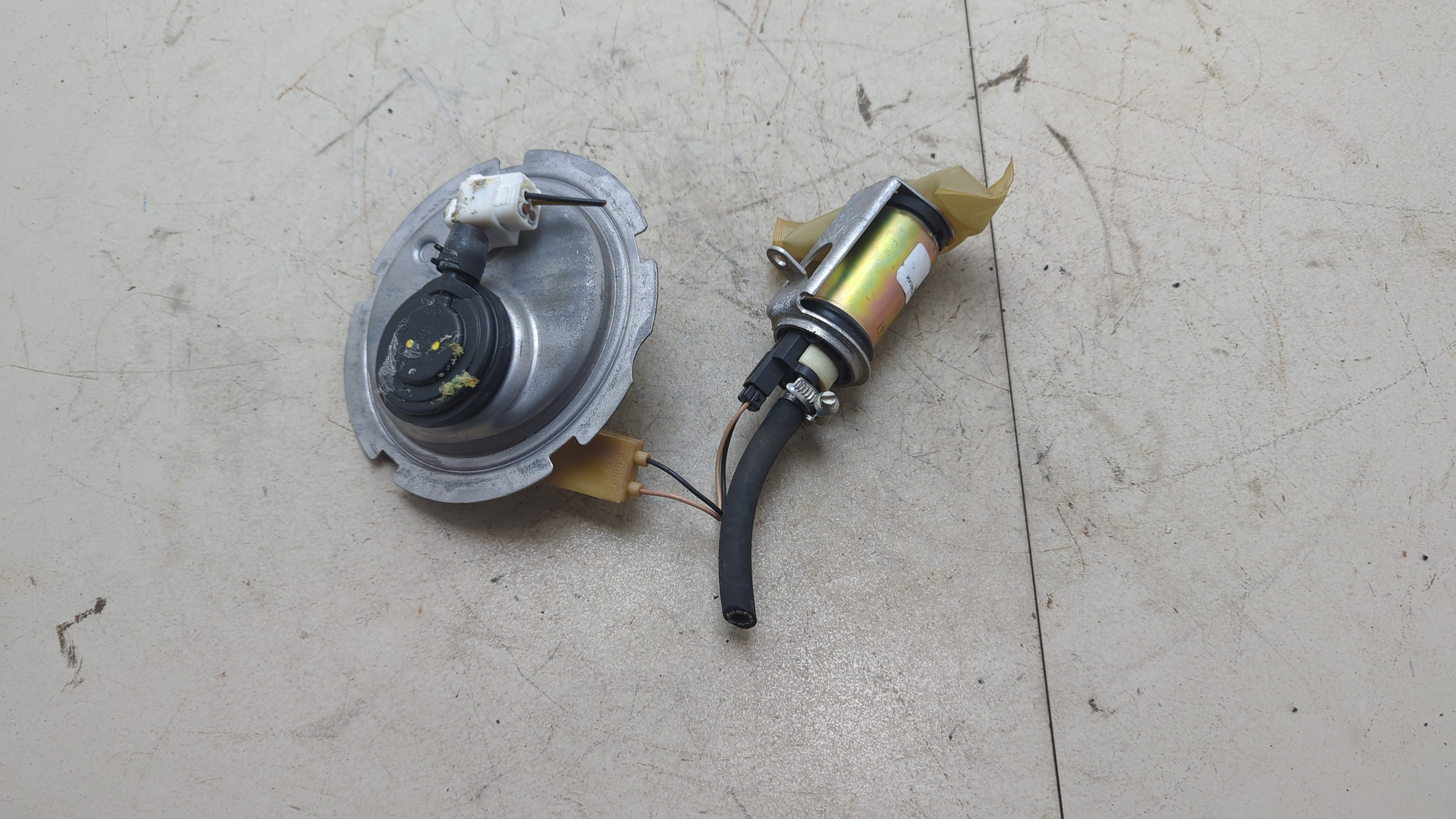 Насос топливный электрический