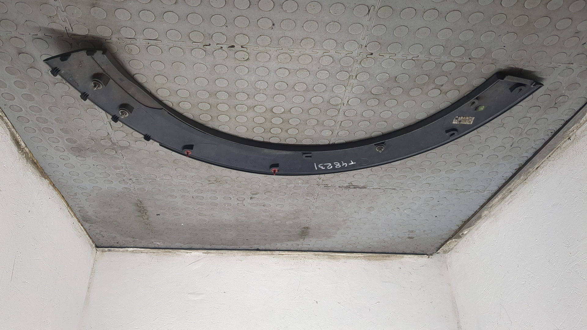 Молдинг заднего крыла правого