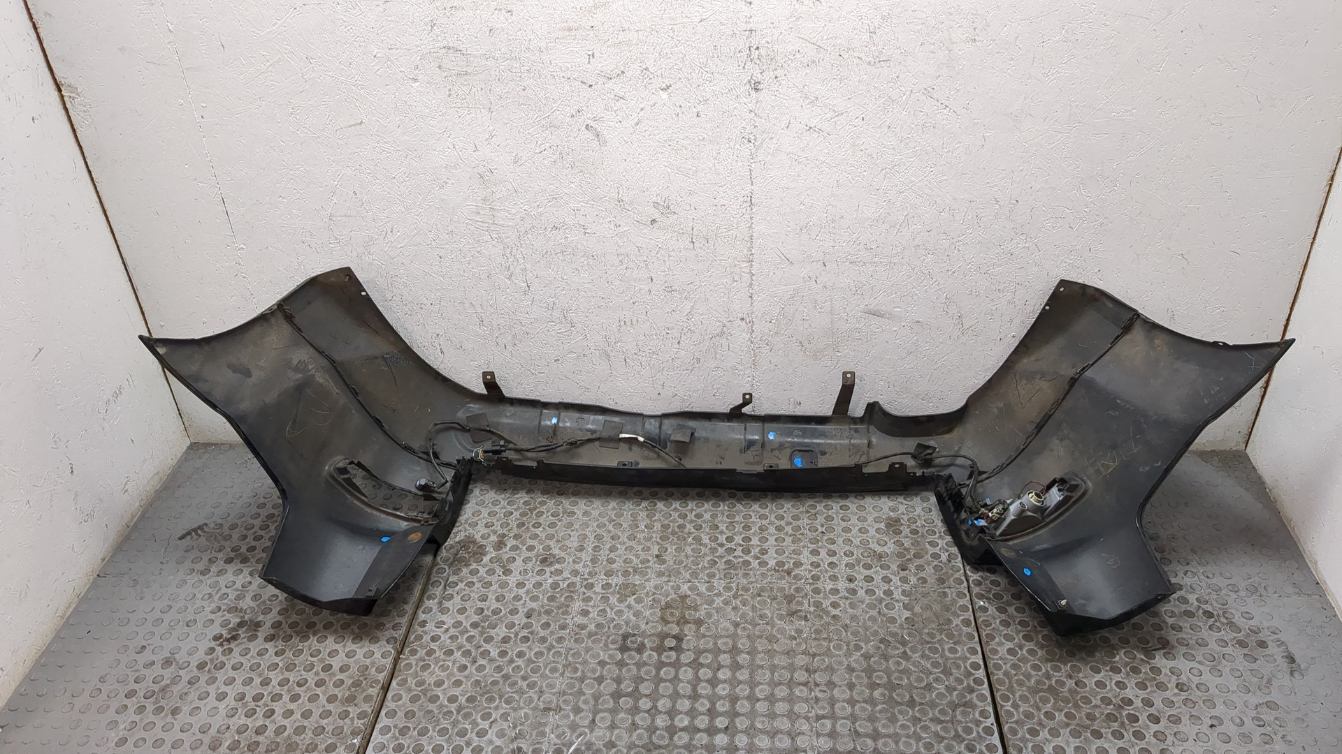 Бампер задний