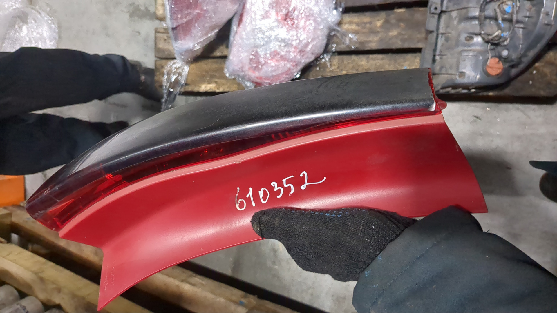 Фонарь задний левый