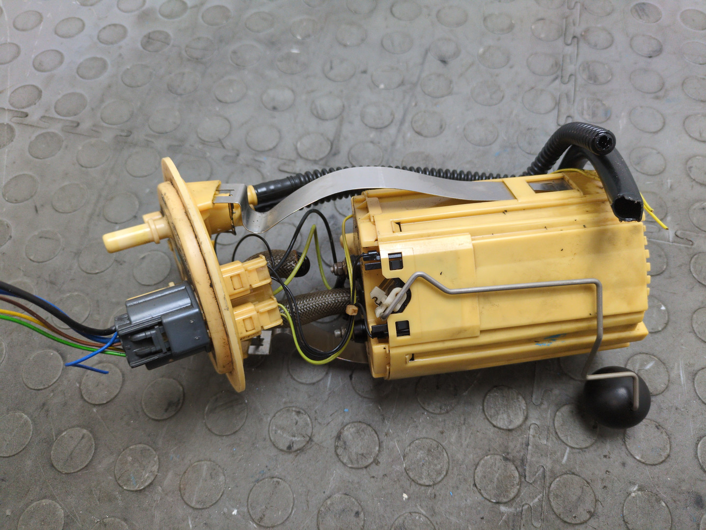 Насос топливный электрический