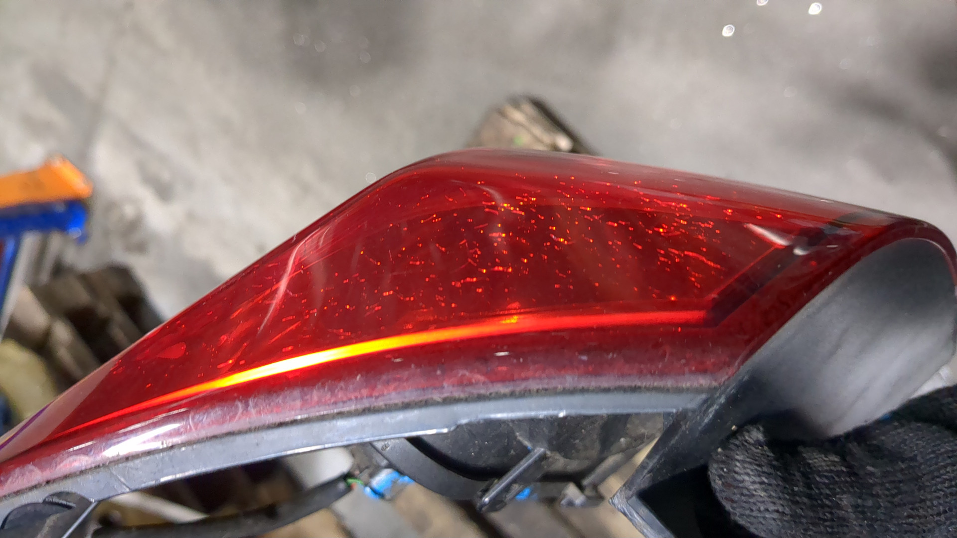 Фонарь задний правый