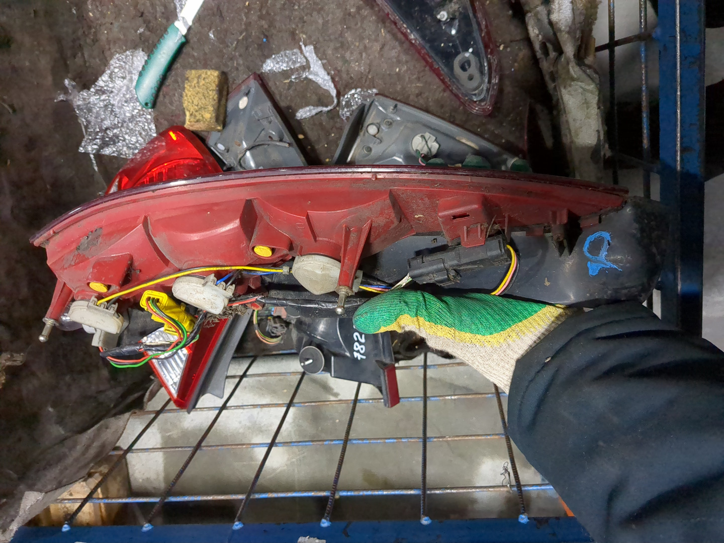 Фонарь задний левый