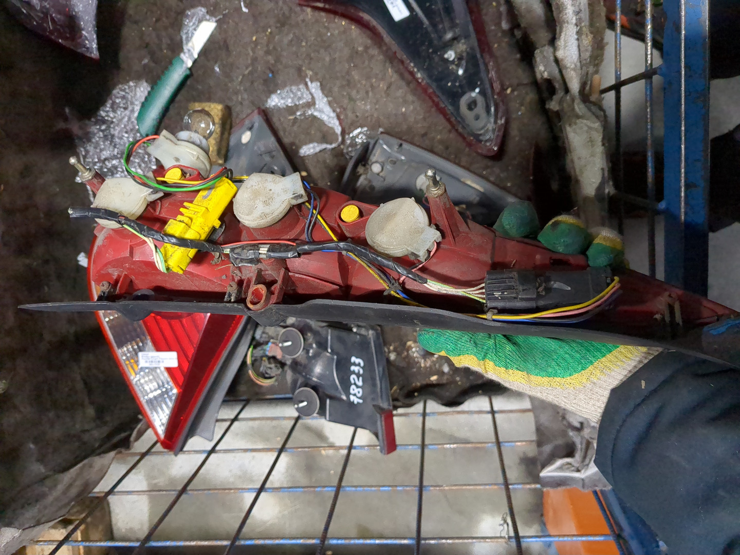 Фонарь задний левый