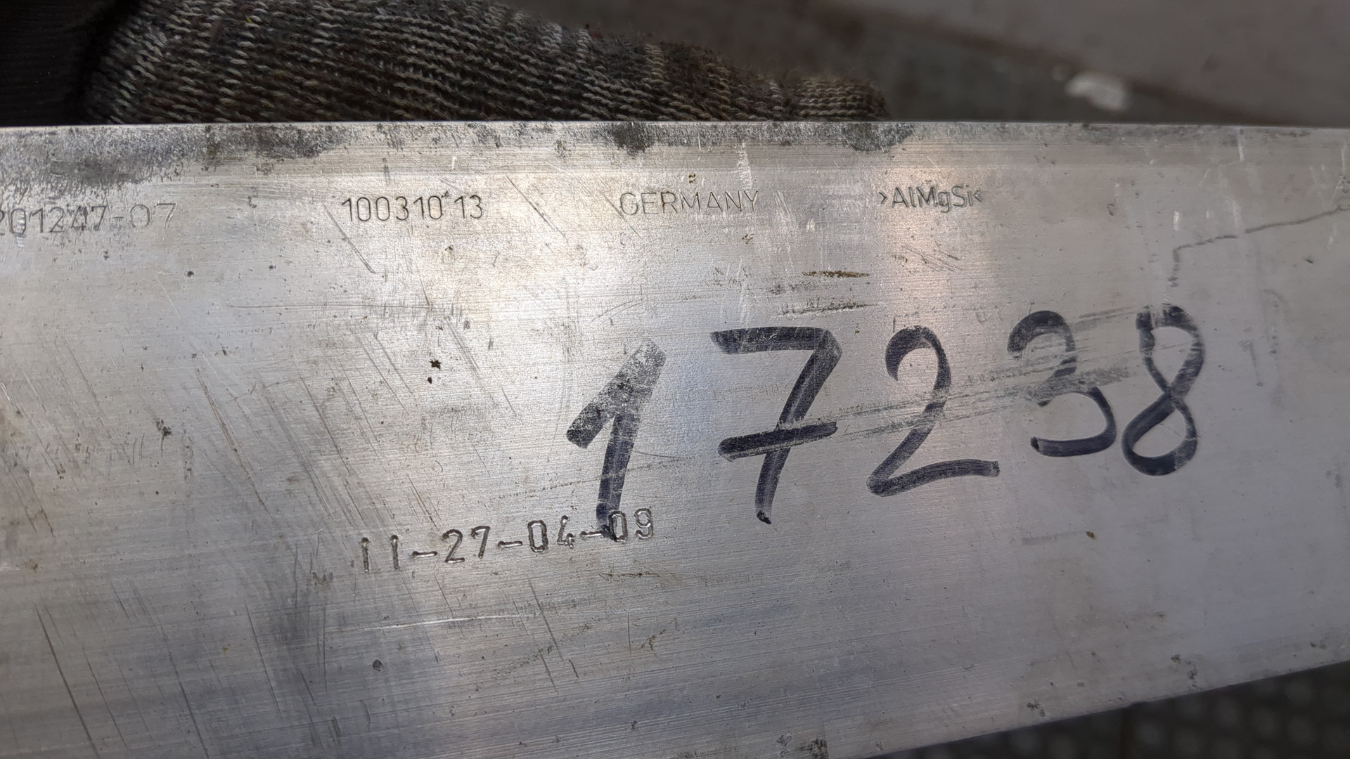 Усилитель переднего бампера