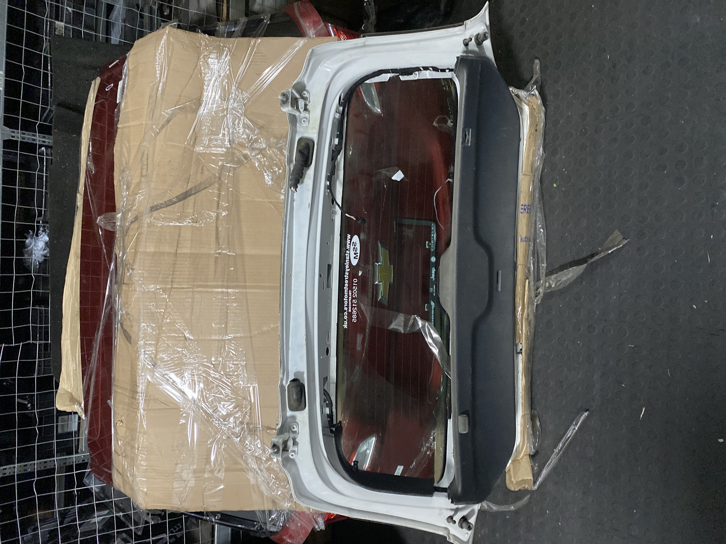 Дверь багажника