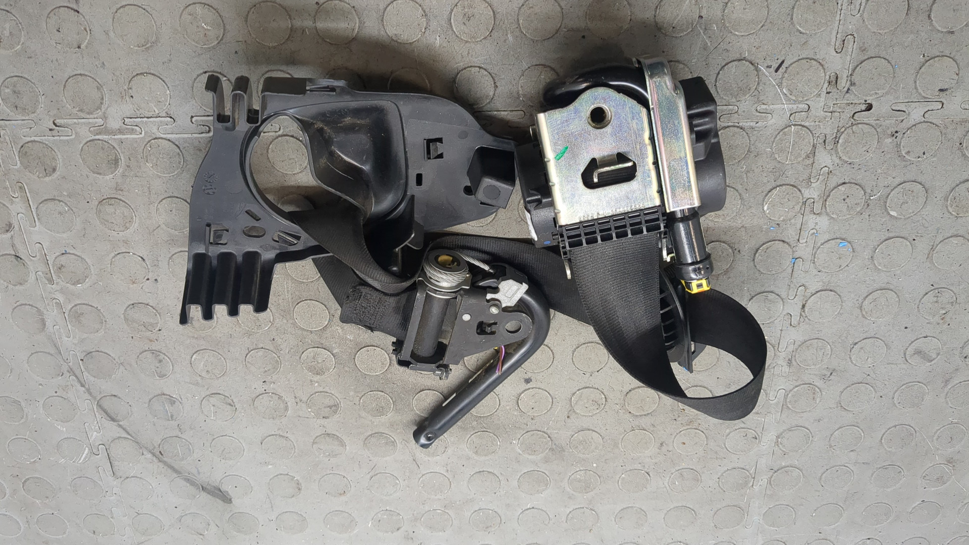 Ремень безопасности