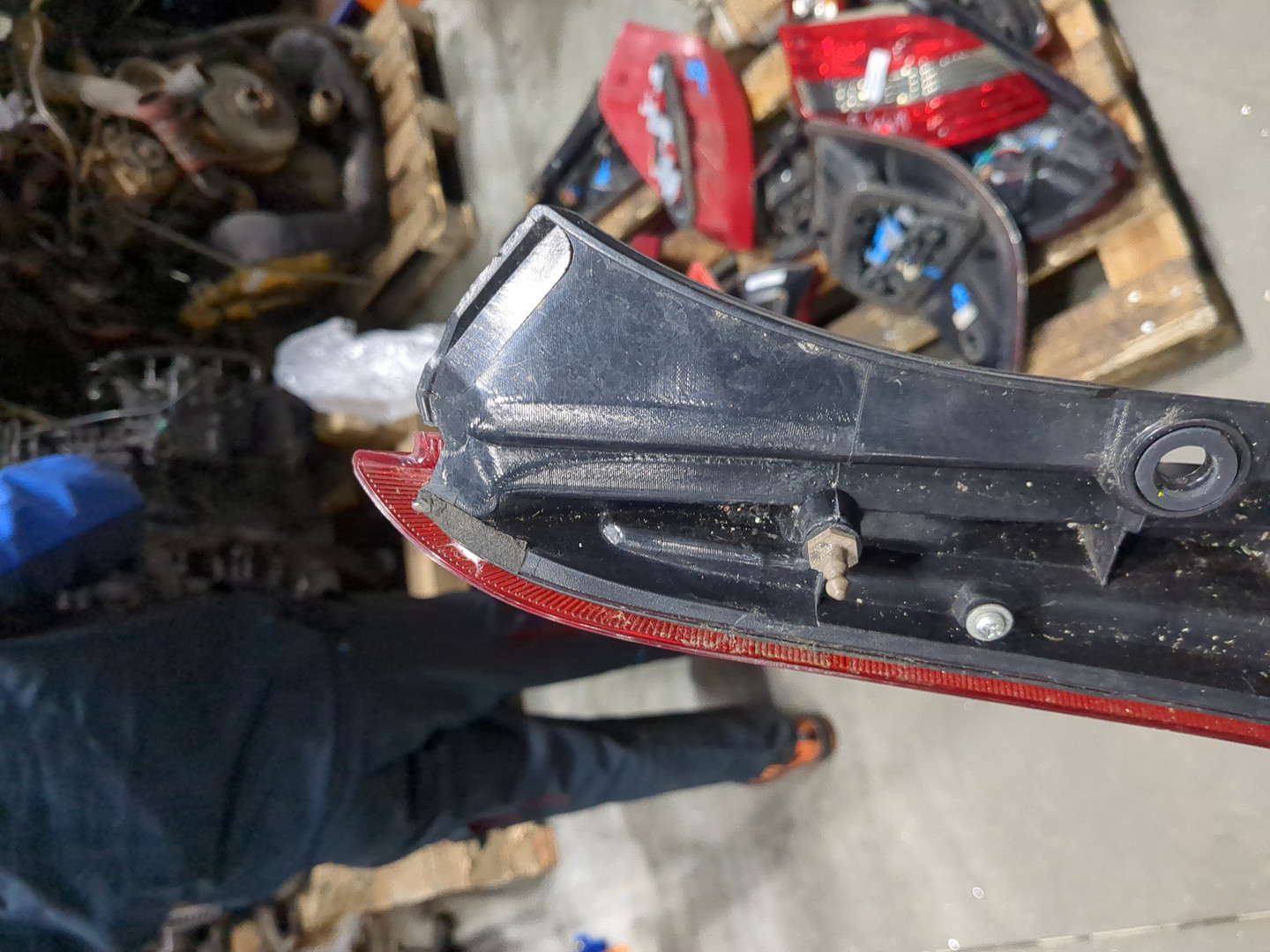 Фонарь задний правый