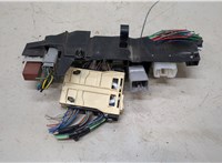  Блок реле Toyota Avensis 1 1997-2003 20111839 #1