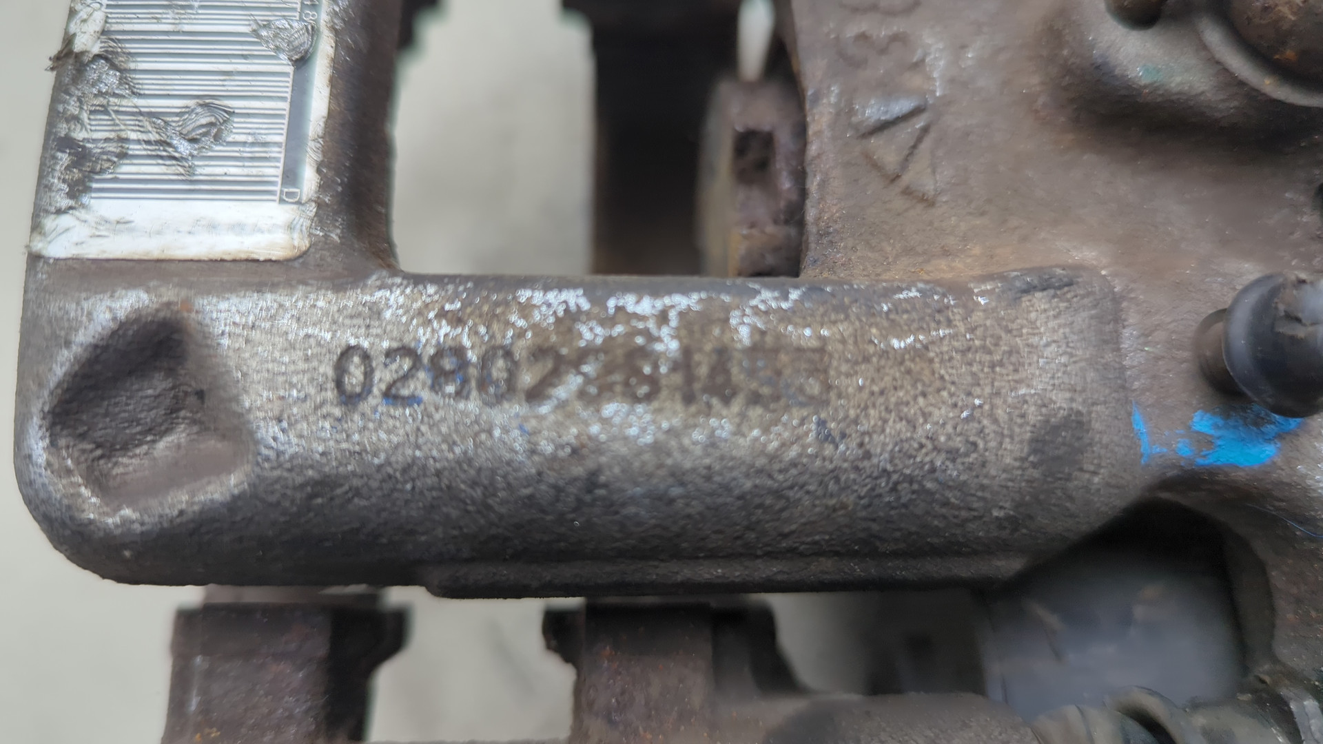 Суппорт задний левый