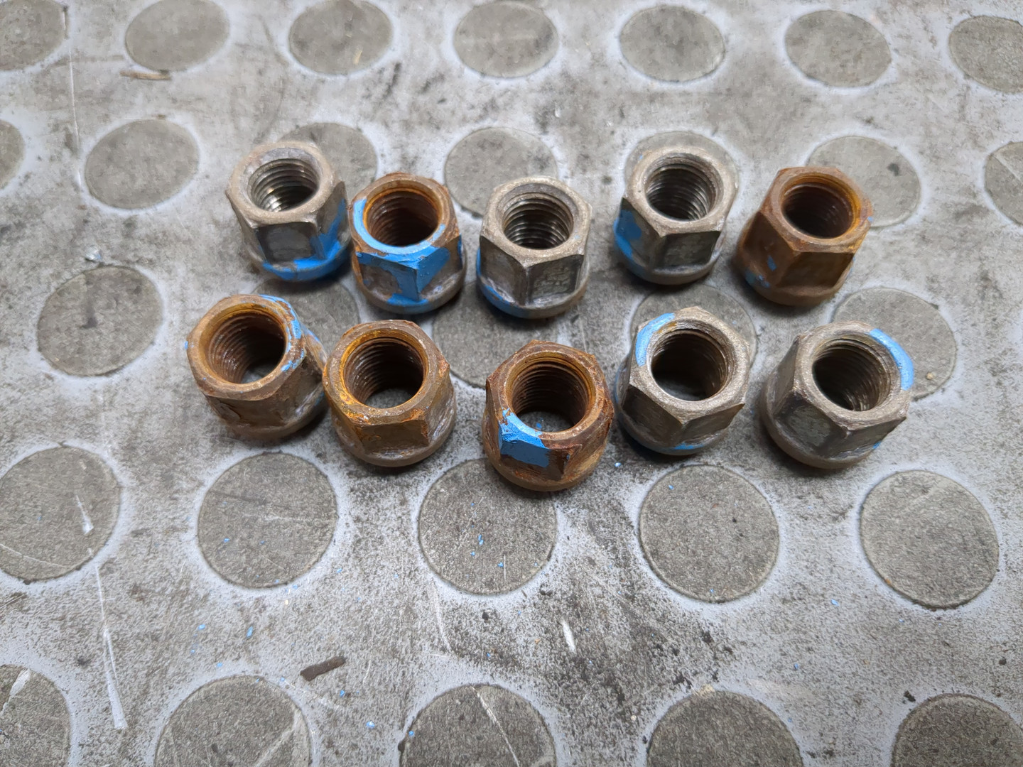 Гайка колеса