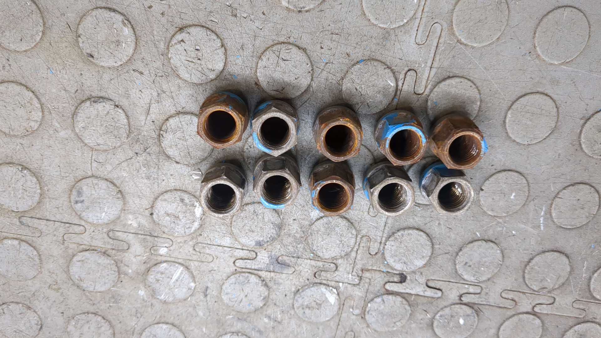 Гайка колеса