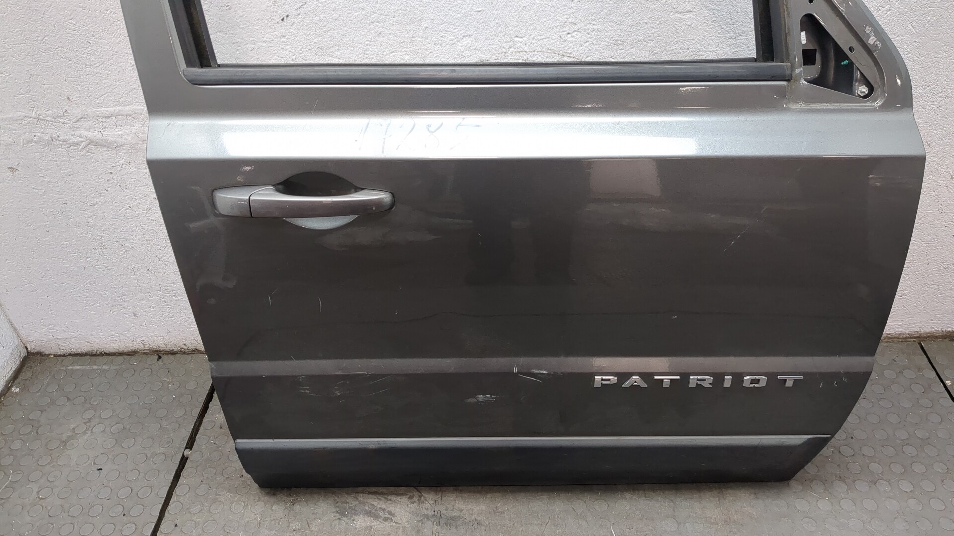 Дверь передняя правая