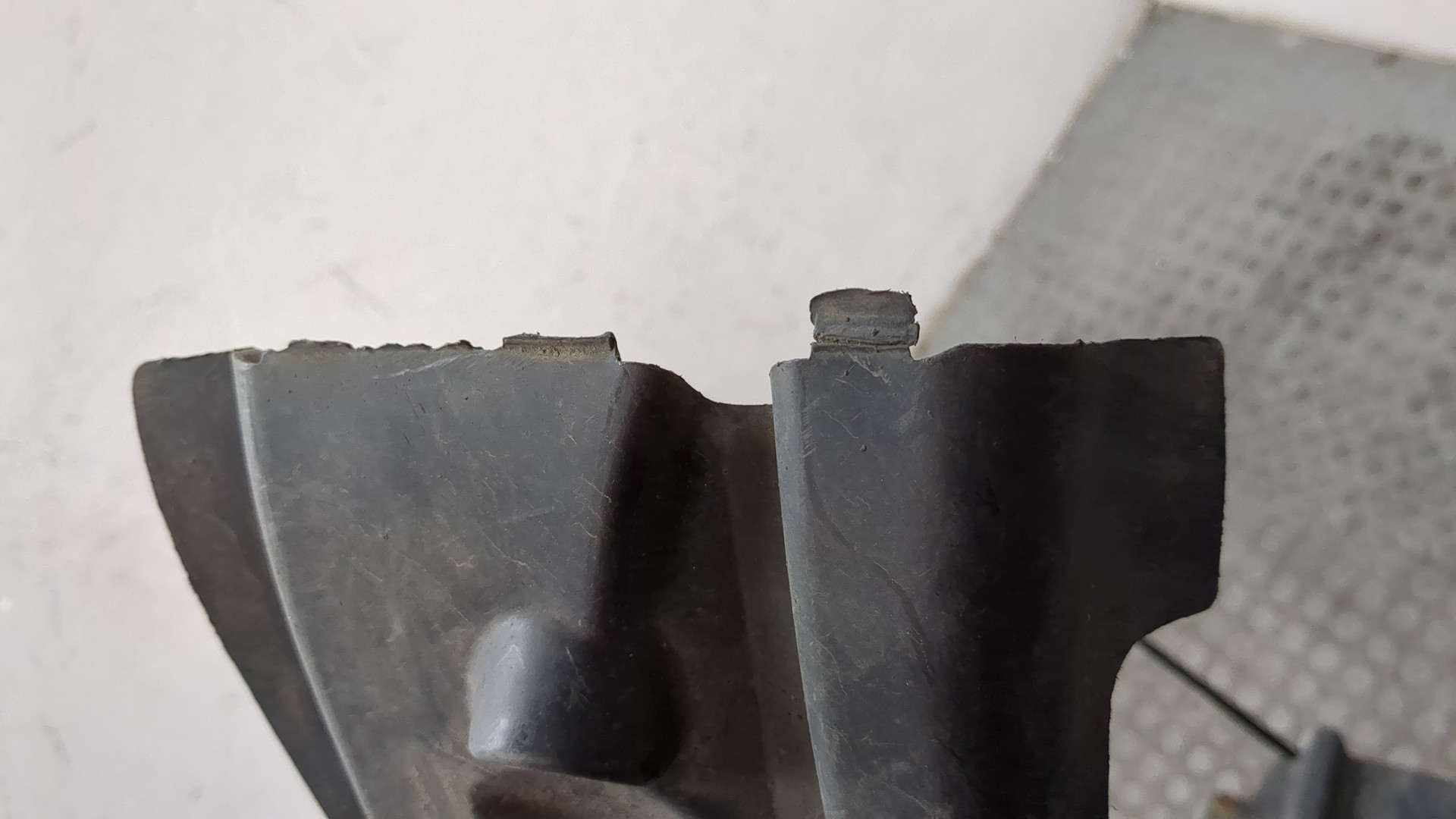 Локер передний левый