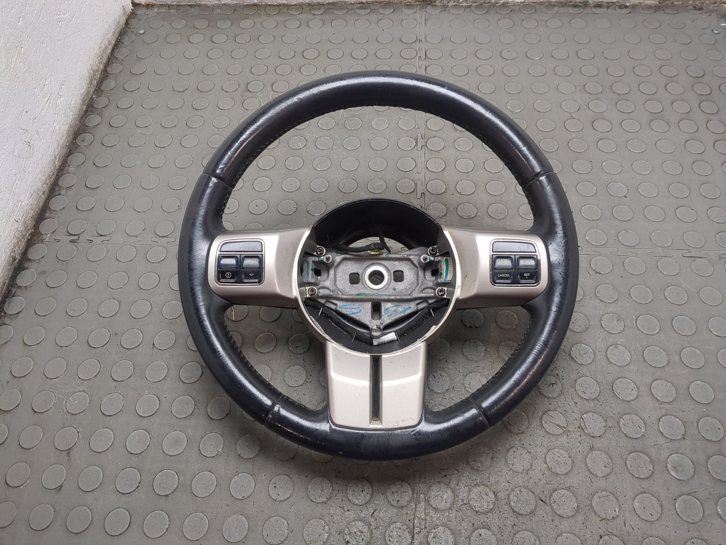 Рулевое колесо (руль)