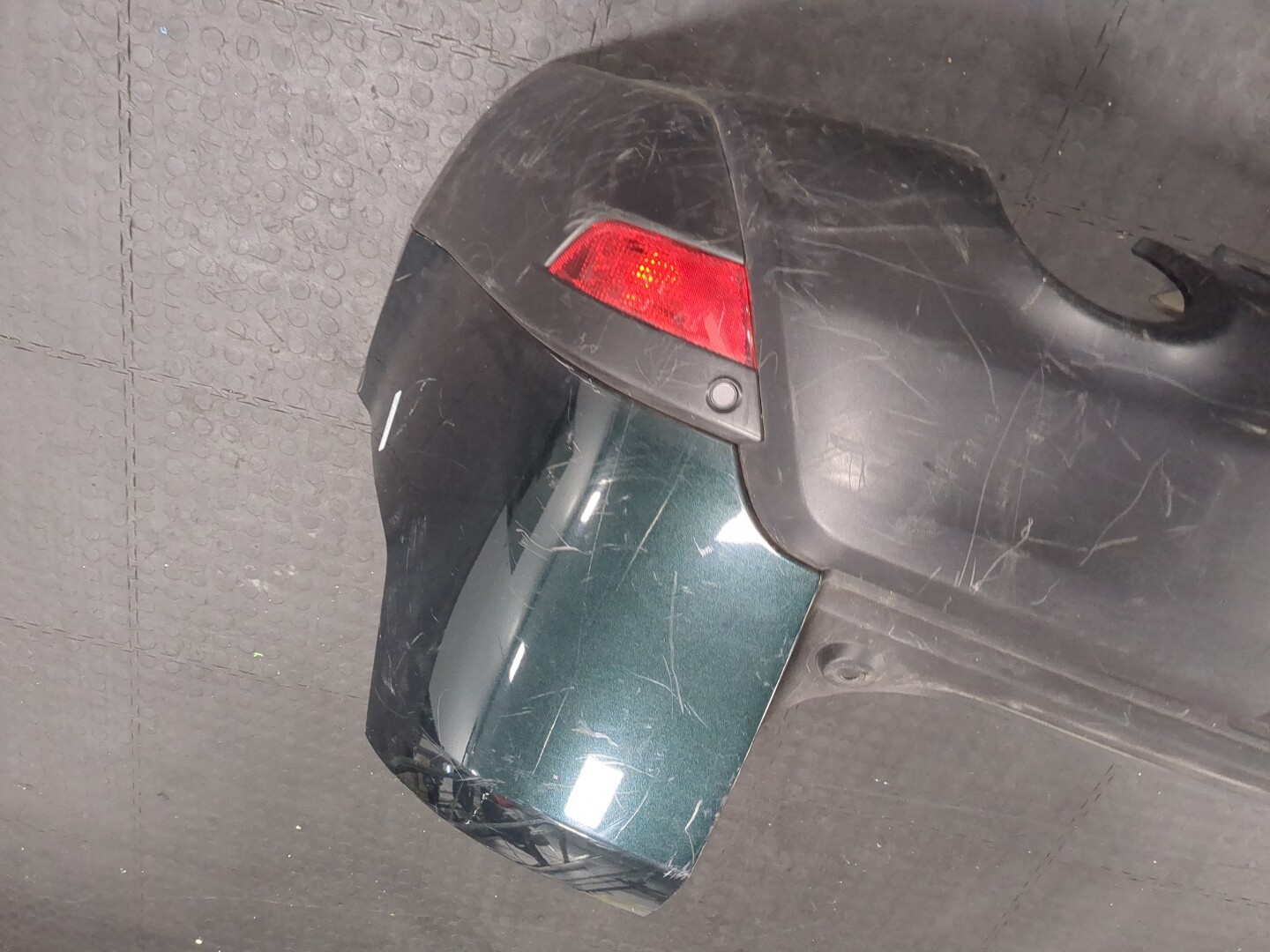 Бампер задний