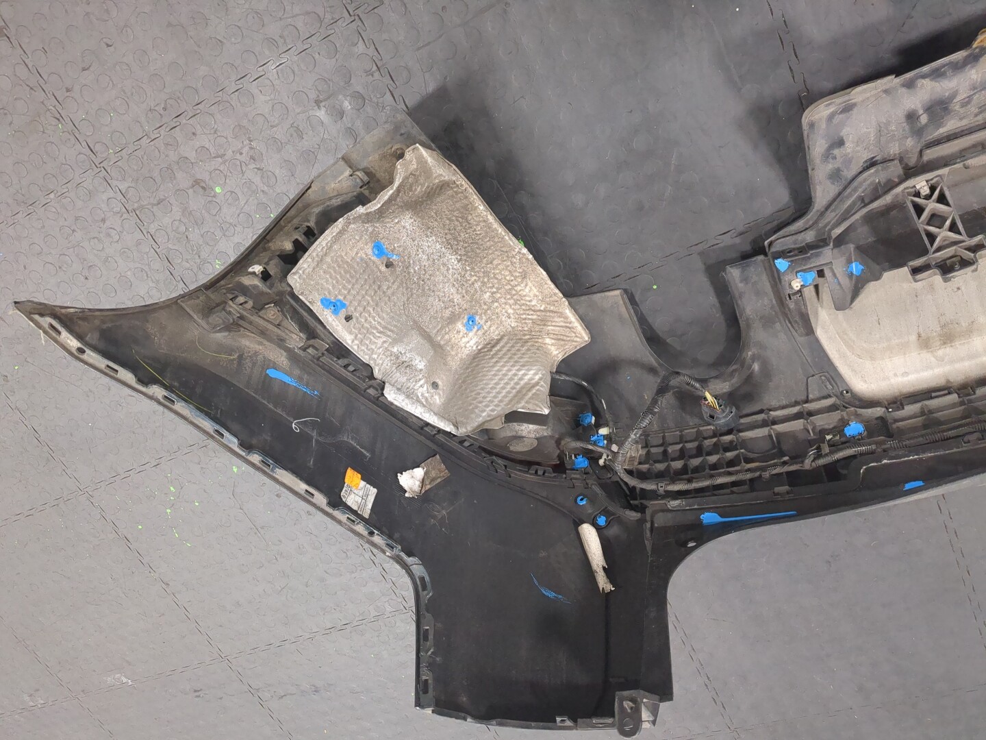 Бампер задний