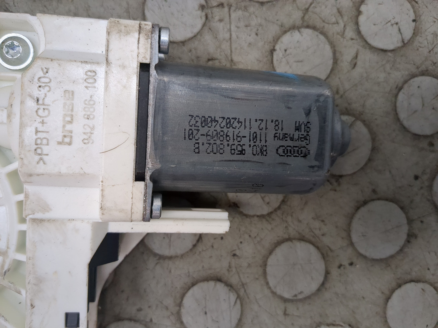 Стеклоподъемник электр. передний левый