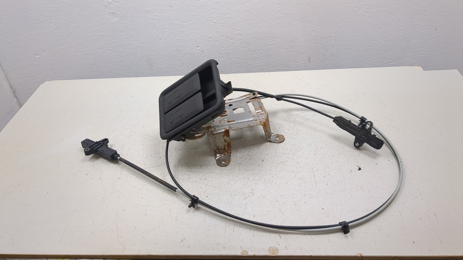 Замок спинки сиденья