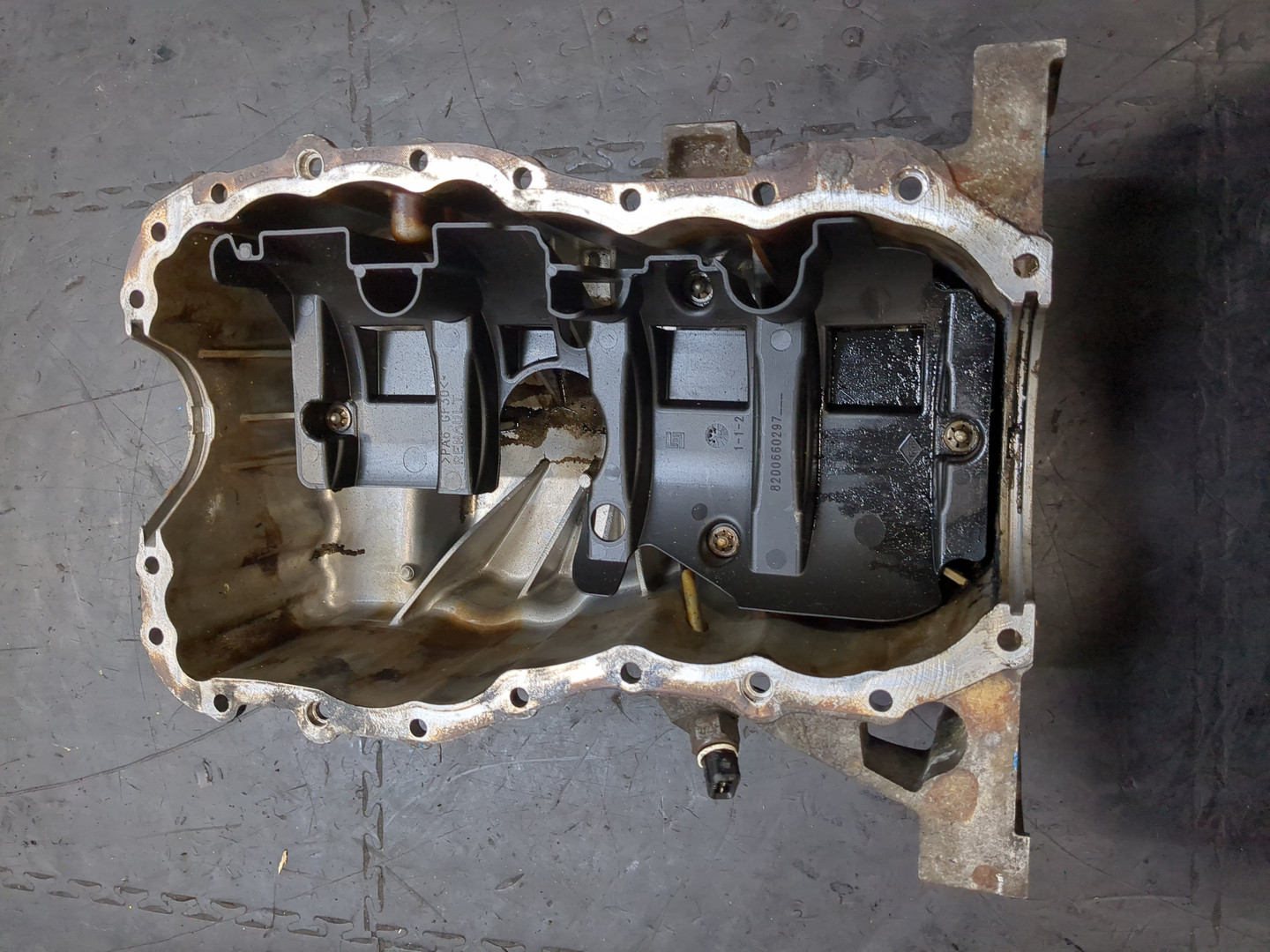 Поддон масляный двигателя (картер)