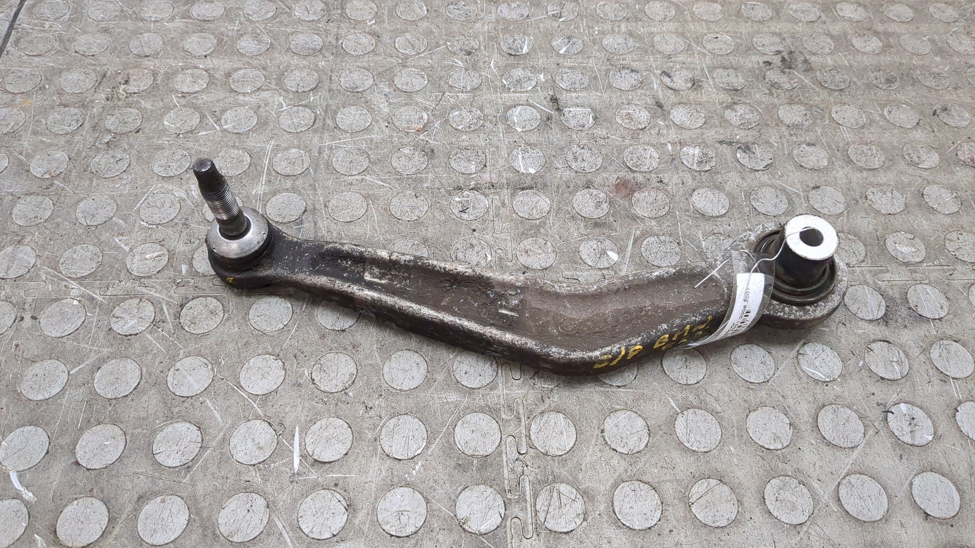 Рычаг задний правый