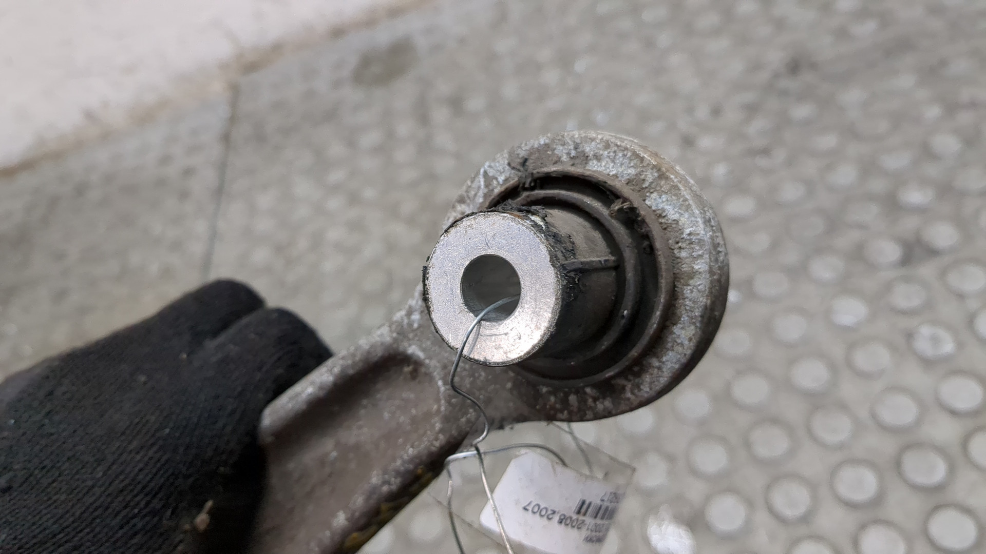 Рычаг задний правый