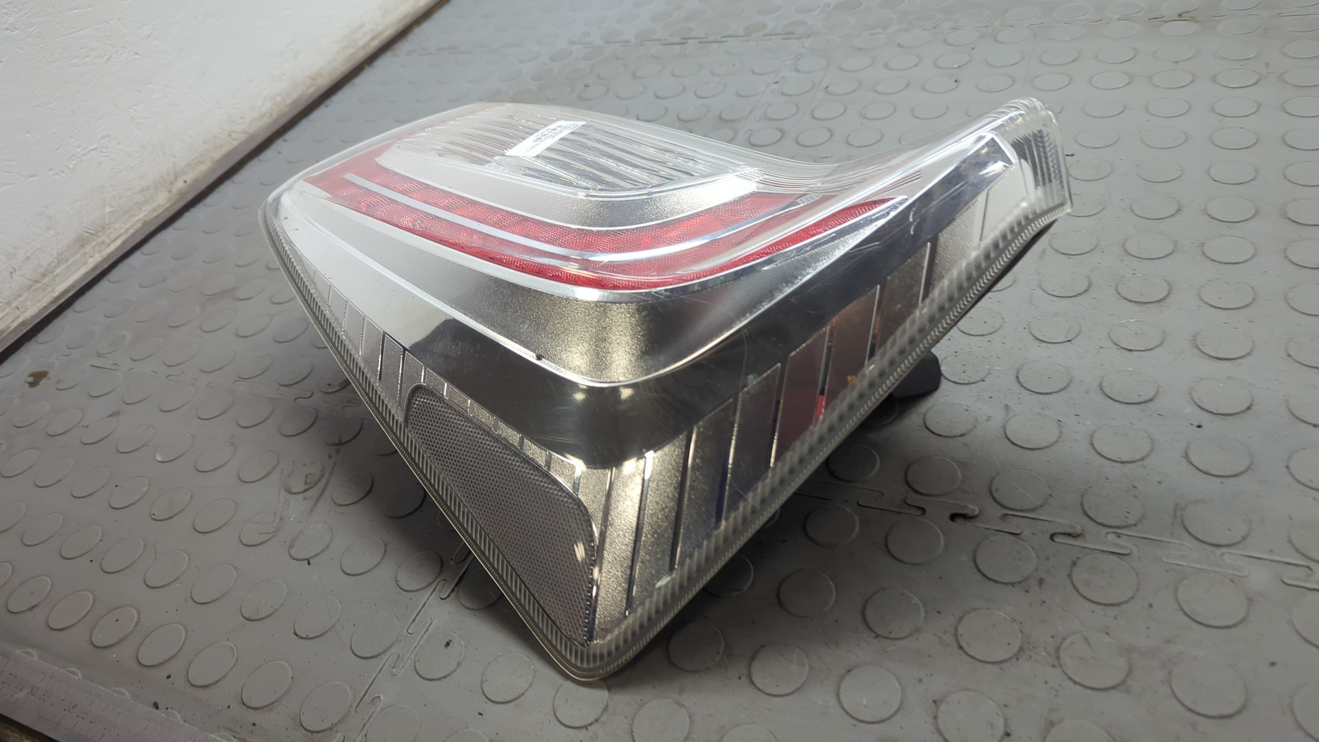 Фонарь задний правый