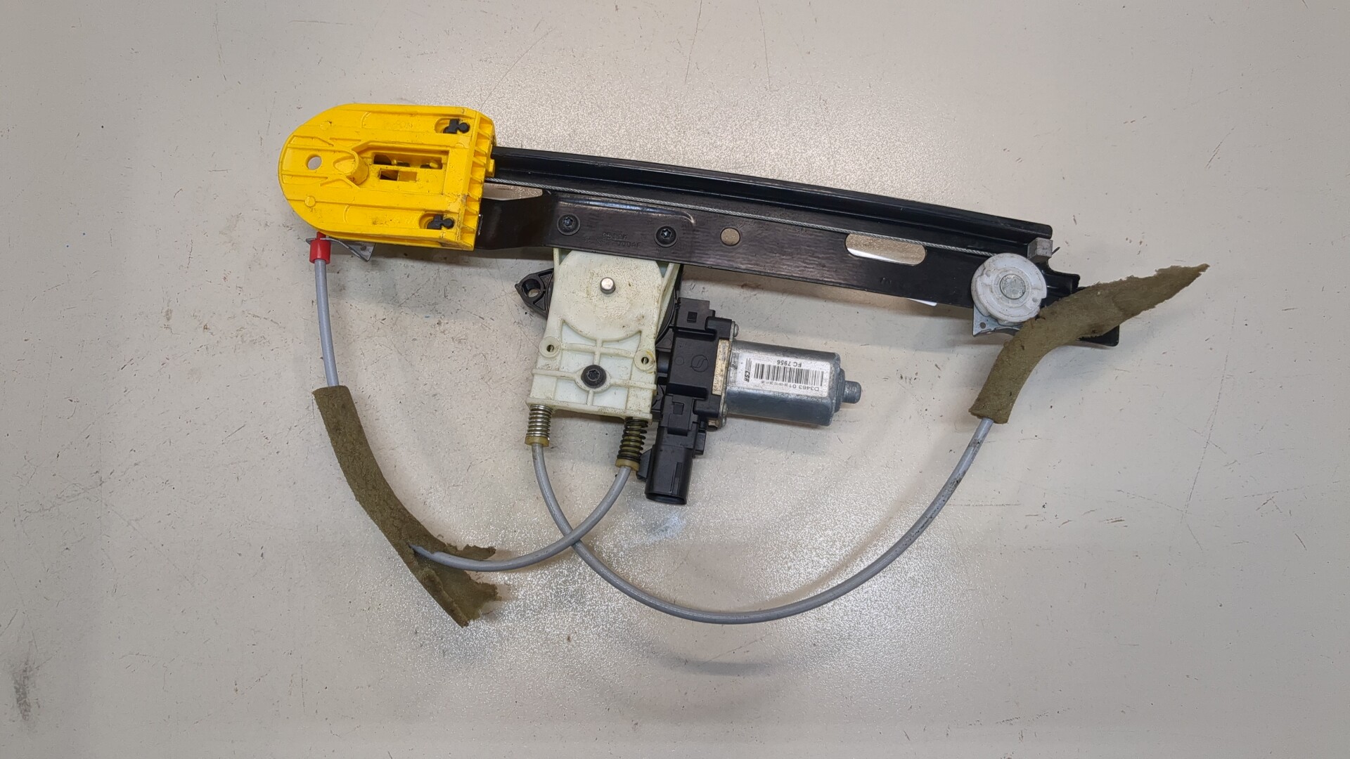 Стеклоподъемник электр. задний правый