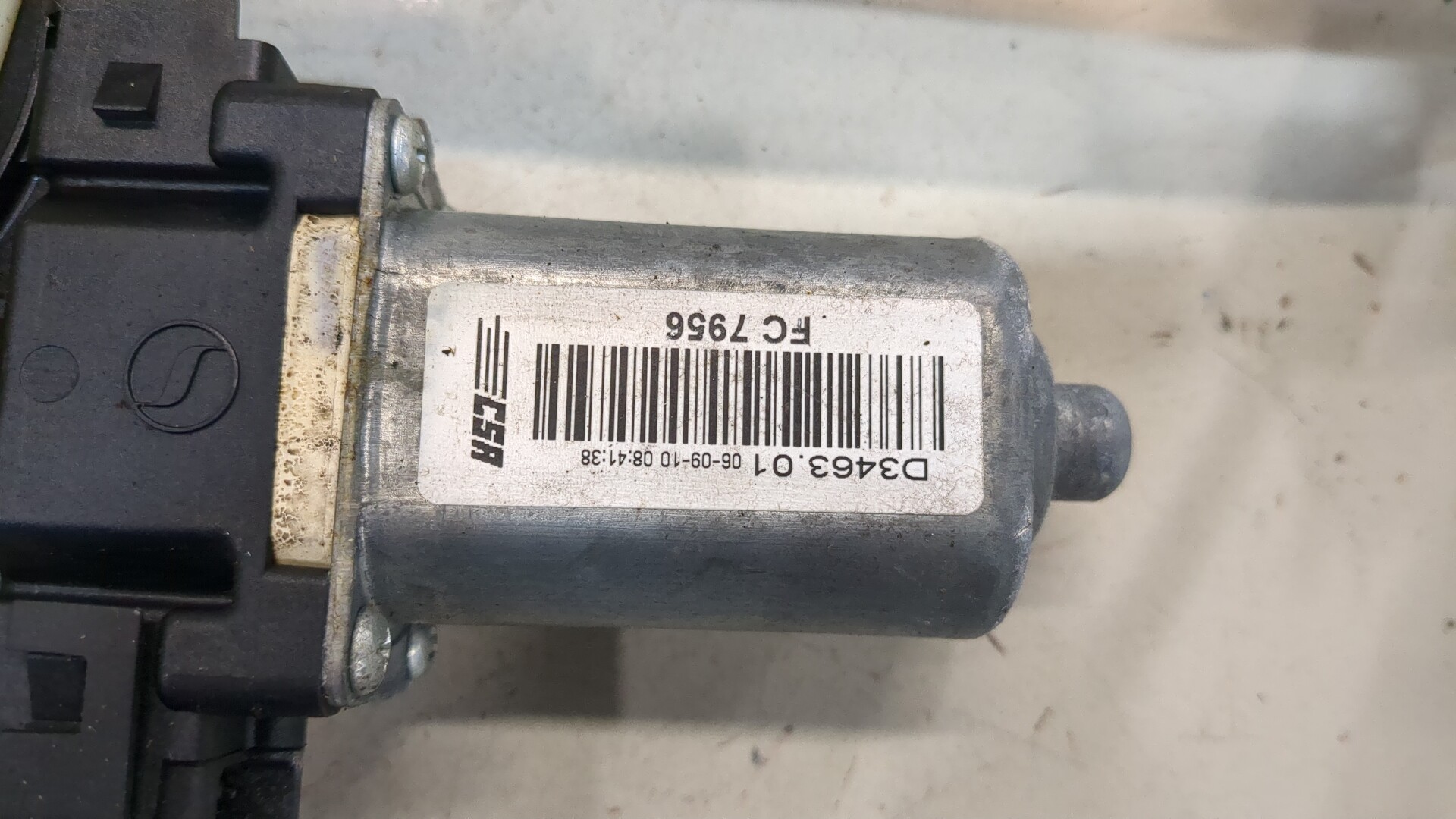 Стеклоподъемник электр. задний правый