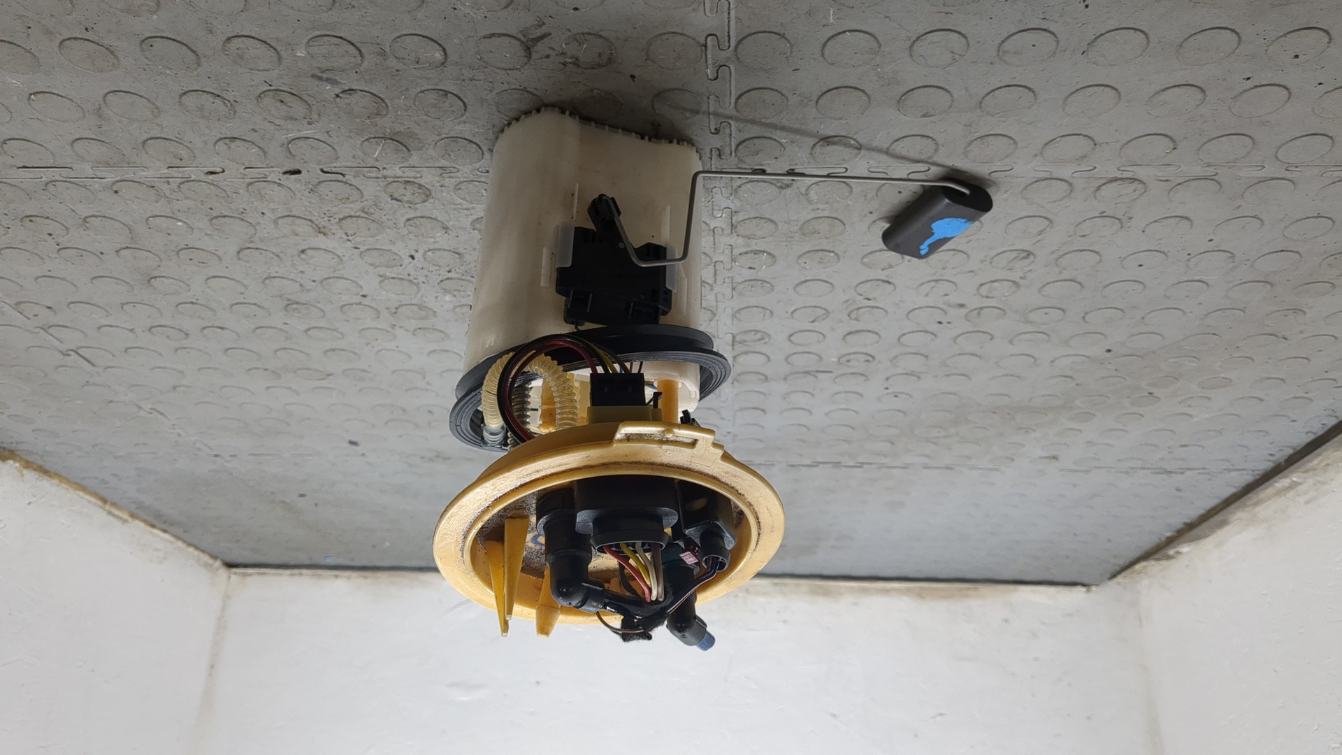 Насос топливный электрический