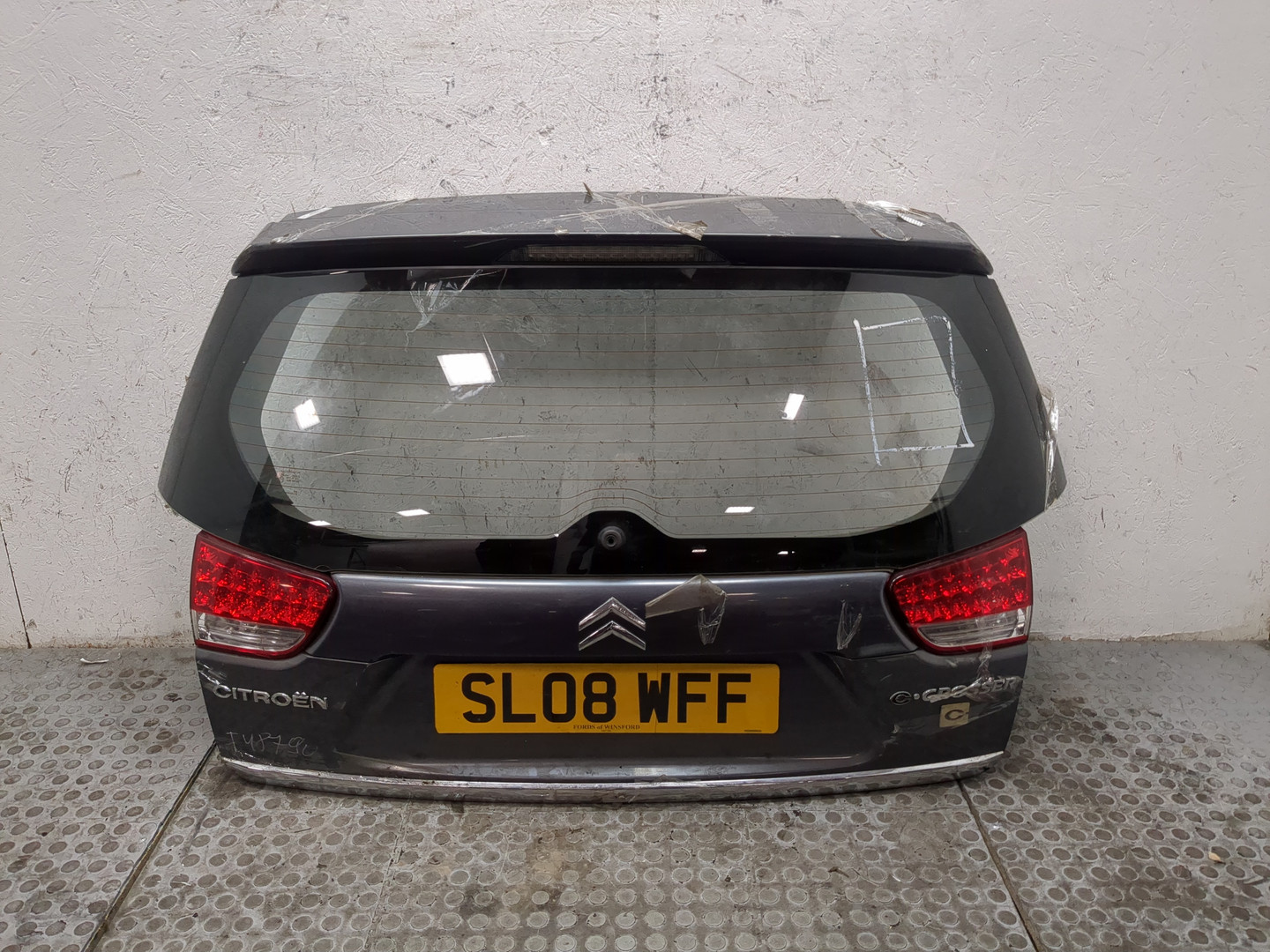 Дверь багажника