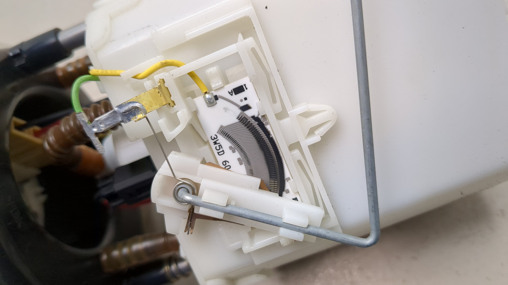 Насос топливный электрический