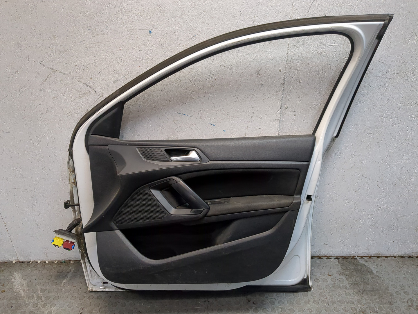 Дверь передняя правая