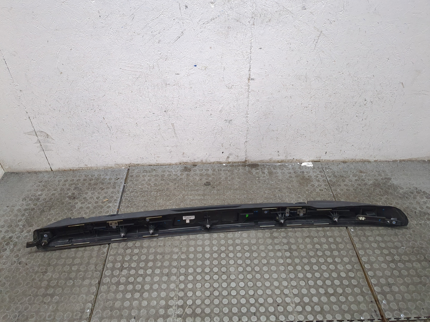 Рейлинг (релинг) левый (планка на крышу)