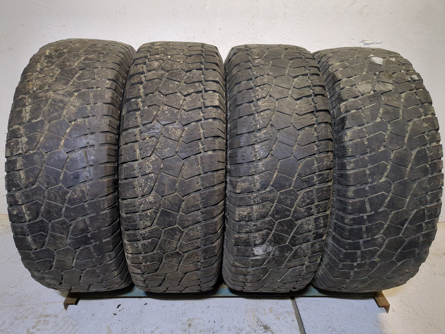 Шины комплект (4 шт.)