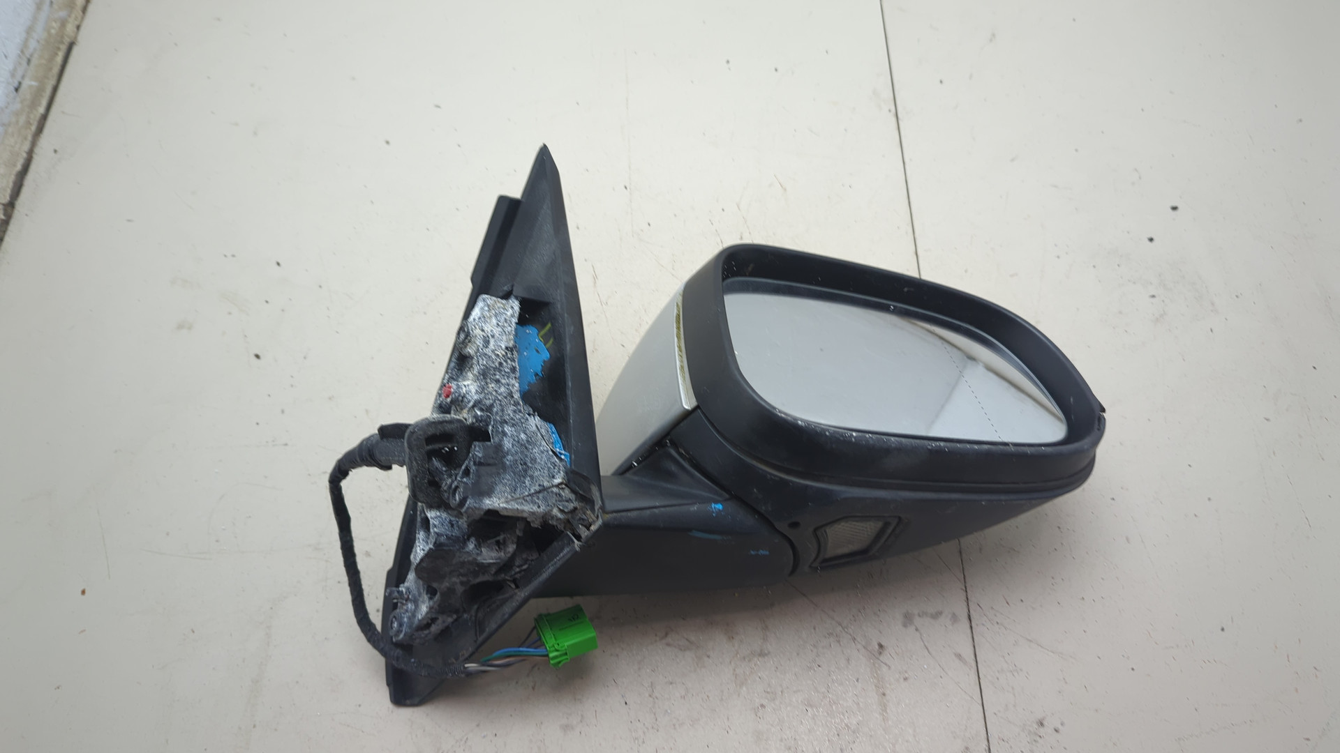 Зеркало правое электрическое