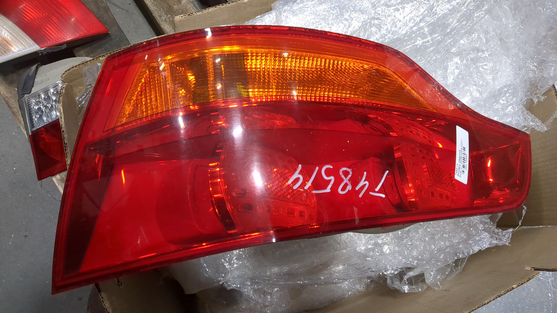 Фонарь задний правый