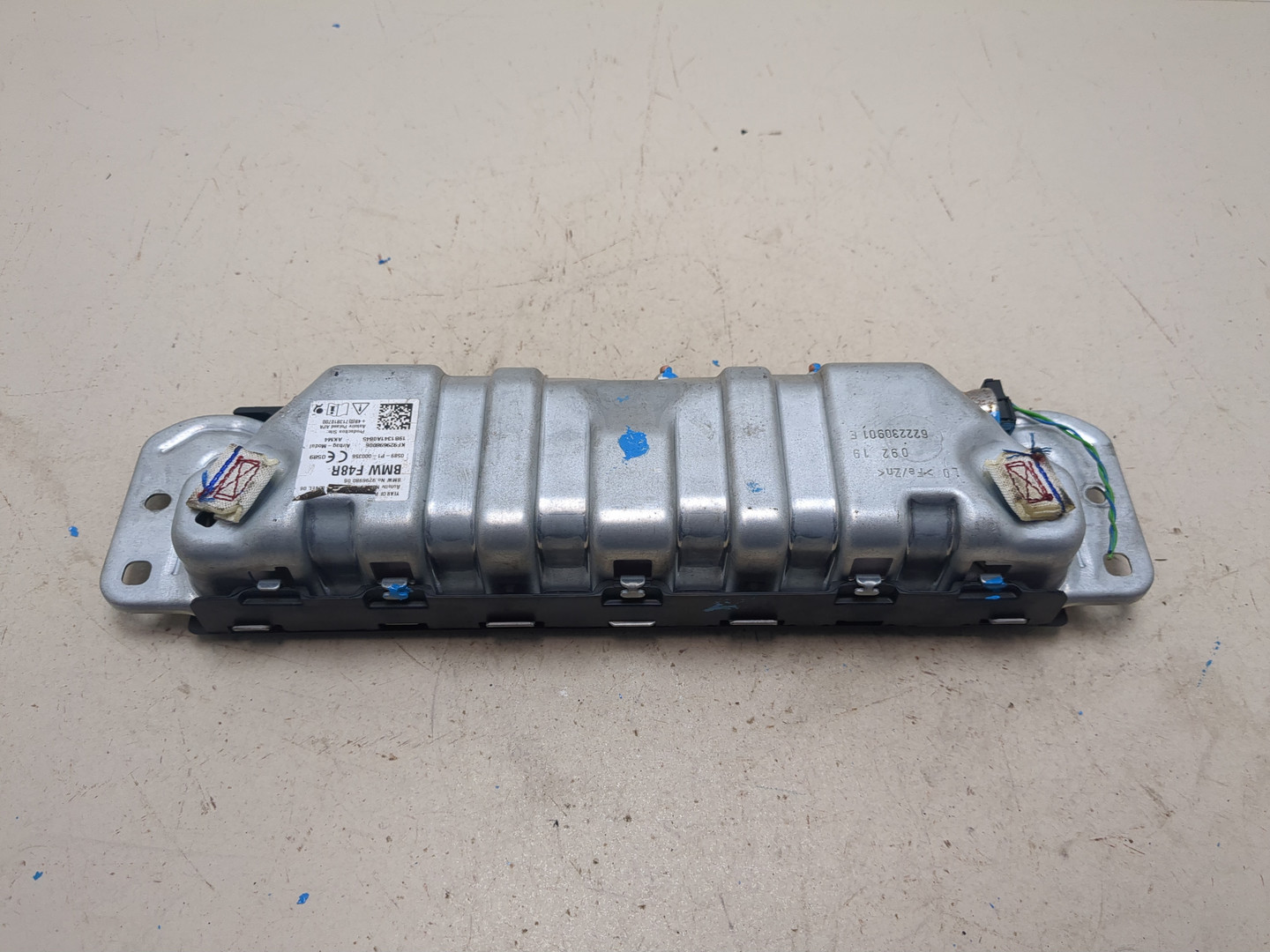 Подушка безопасности нижняя (для колен)